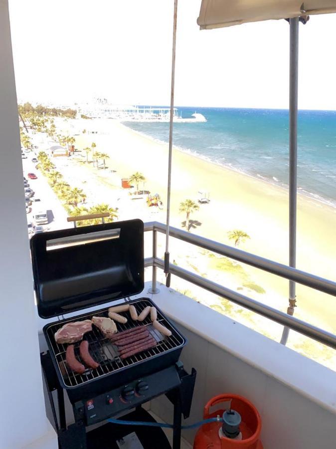 Larnaca Room, 50M To The Finikoudes Beach Luaran gambar