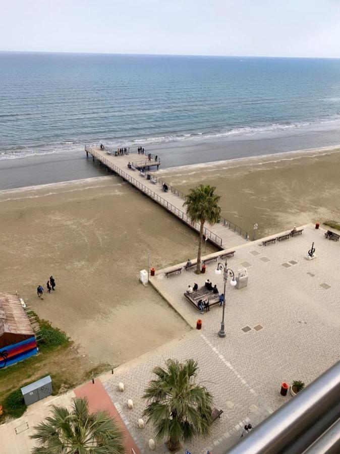 Larnaca Room, 50M To The Finikoudes Beach Luaran gambar